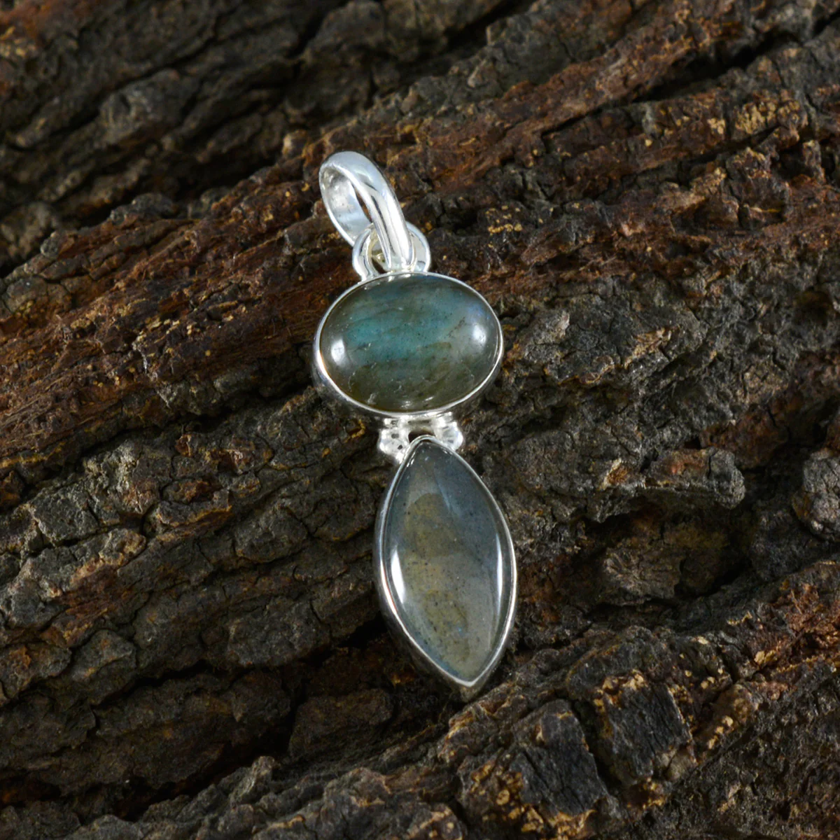 Labradorite Whisper-thin Latin American Silver Toi et Moi Freya Heart Gray Pendant Jewelry - Image 2