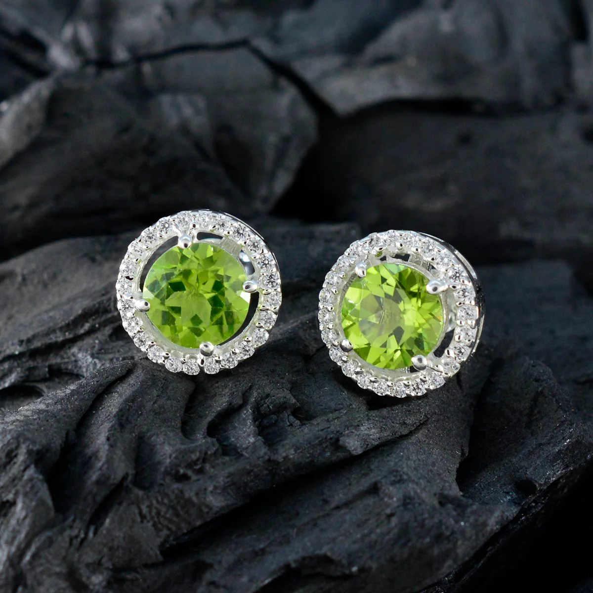 Peridot American Riley Solitaire Stud Green Silver Earring - Image 6