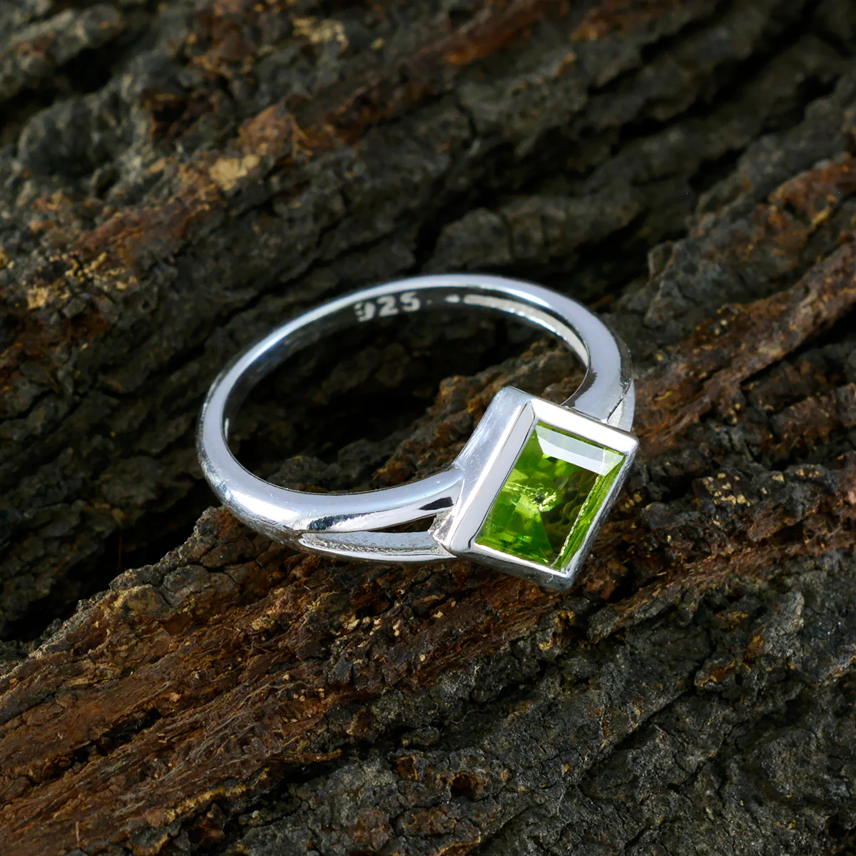 Peridot Solitaire American 925 Sterling Silver Green Gems Dainty Artisan Ring Jewellery - Image 3