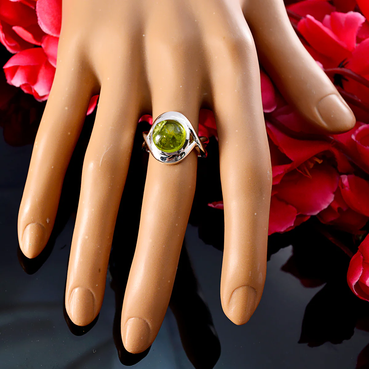 Peridot Solitaire Egyptian Silver Green Gemstone Mid-weight Luxurious Ring Jewelry - Image 4