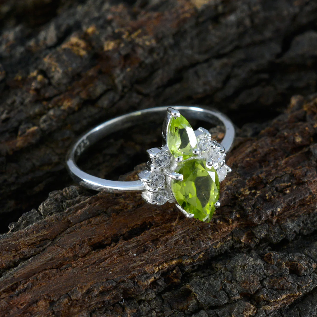 Peridot Toi et Moi Japanese 92.5 Silver Green Gemstones Elegant  Feminine Ring Jewellery - Image 3