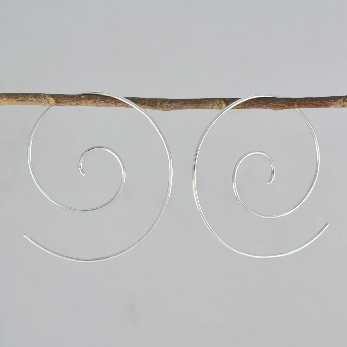Plain Egyptian Mariana plain Dangle Gray 92.5 Silver Earring - Image 2