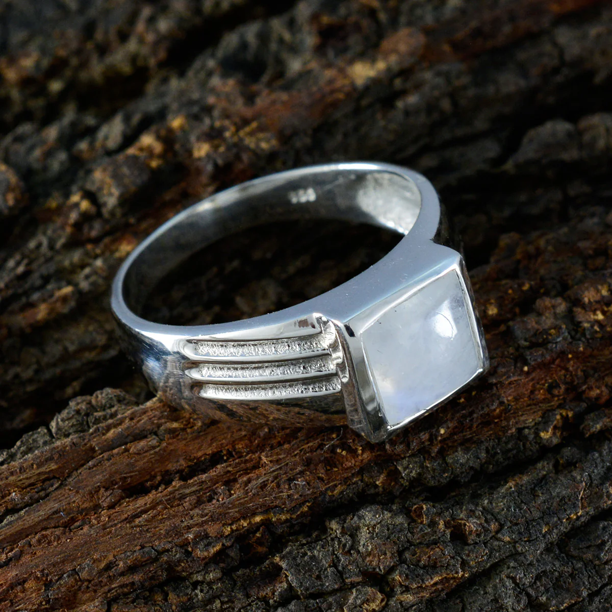 Rainbow Moonstone Solitaire Indian Silver White Gemstones Classic Glamorous Ring Jewelry - Image 3