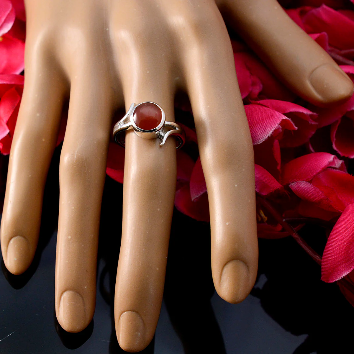Red Onyx Solitaire French Sterling Silver Red Gemstone Slim Abstract Ring Jewellery - Image 5