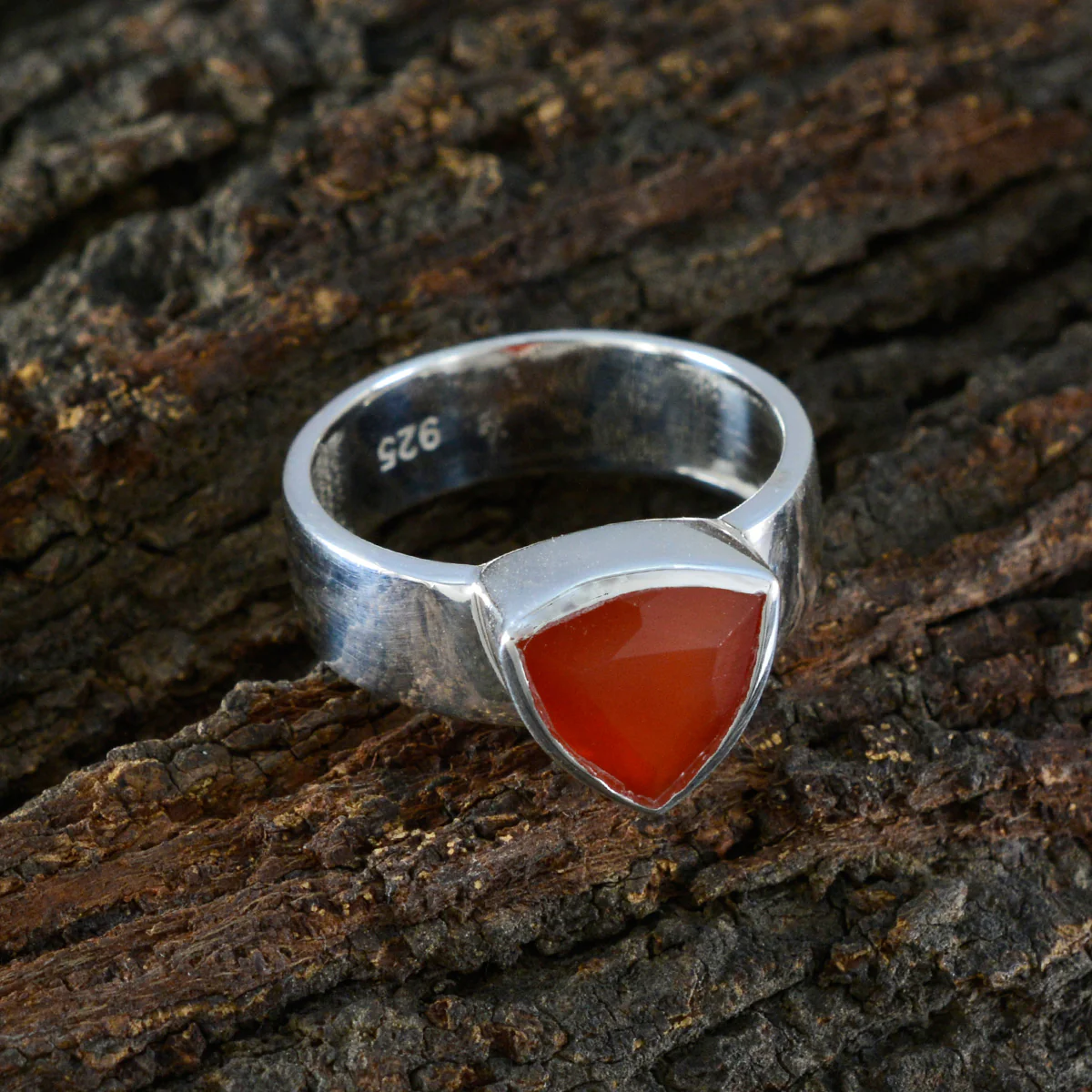 Red Onyx Solitaire Moroccan Sterling Silver Red Gems Eye-catching Signet Band Jewellery - Image 3