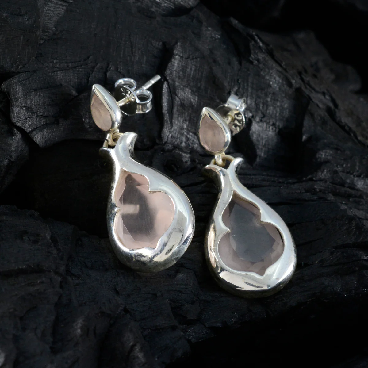 Rose Quartz Japanese Isabella Toi et Moi Stud Pink 92.5 Silver Earring - Image 2